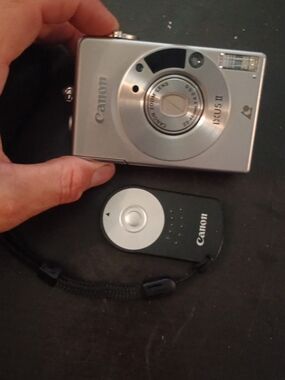 Canon IXUS II Silver Compact Digital Camera with Remote"Read Description"